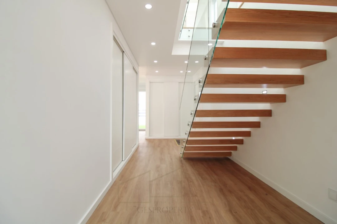 Moradia T4 para Venda em Azeitão (São Lourenço e São Simão) Foto 4