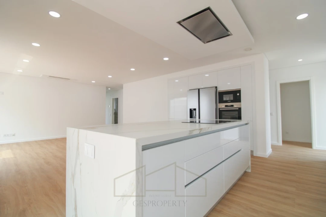 Moradia T4 para Venda em Azeitão (São Lourenço e São Simão) Foto 9