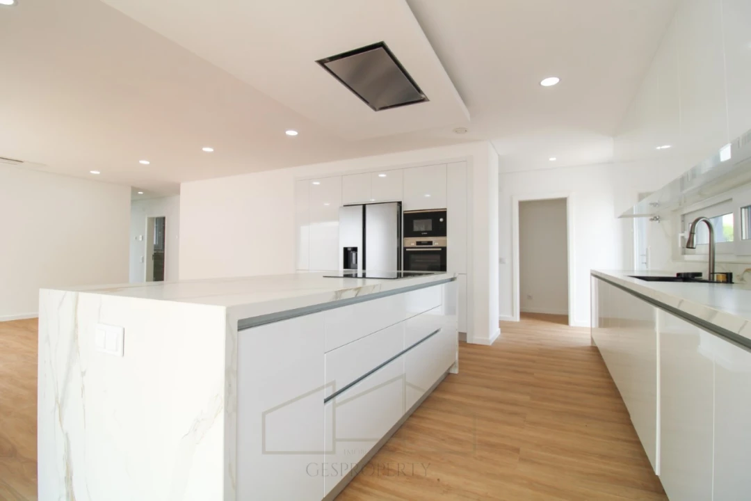 Moradia T4 para Venda em Azeitão (São Lourenço e São Simão) Foto 10