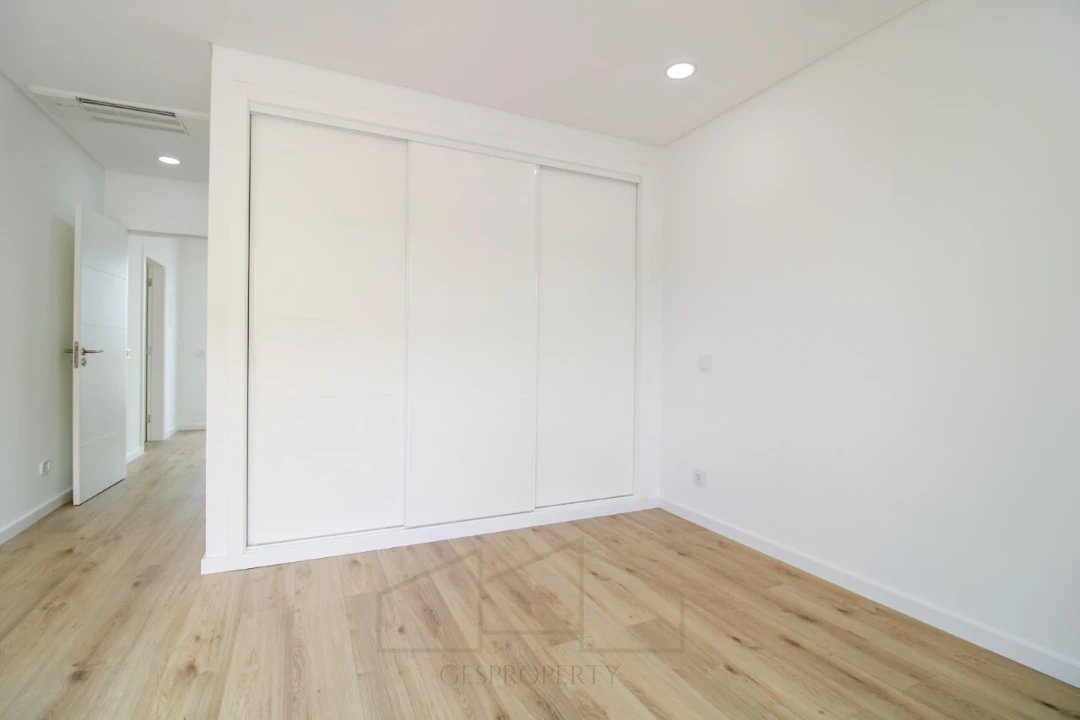 Moradia T4 para Venda em Azeitão (São Lourenço e São Simão) Foto 32