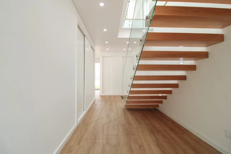 Moradia T4 para Venda em Azeitão (São Lourenço e São Simão) Foto 4