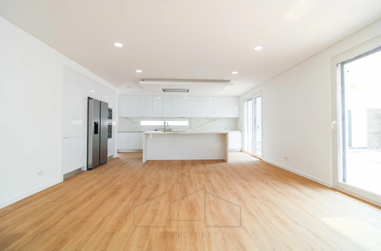 Moradia T4 para Venda em Azeitão (São Lourenço e São Simão) Foto 7