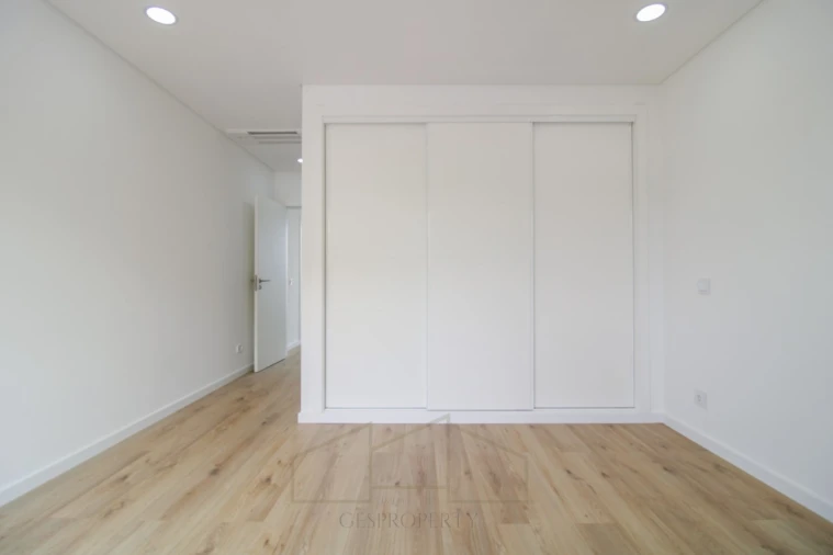 Moradia T4 para Venda em Azeitão (São Lourenço e São Simão) Foto 35