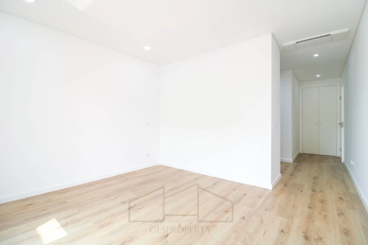 Moradia T4 para Venda em Azeitão (São Lourenço e São Simão) Foto 44