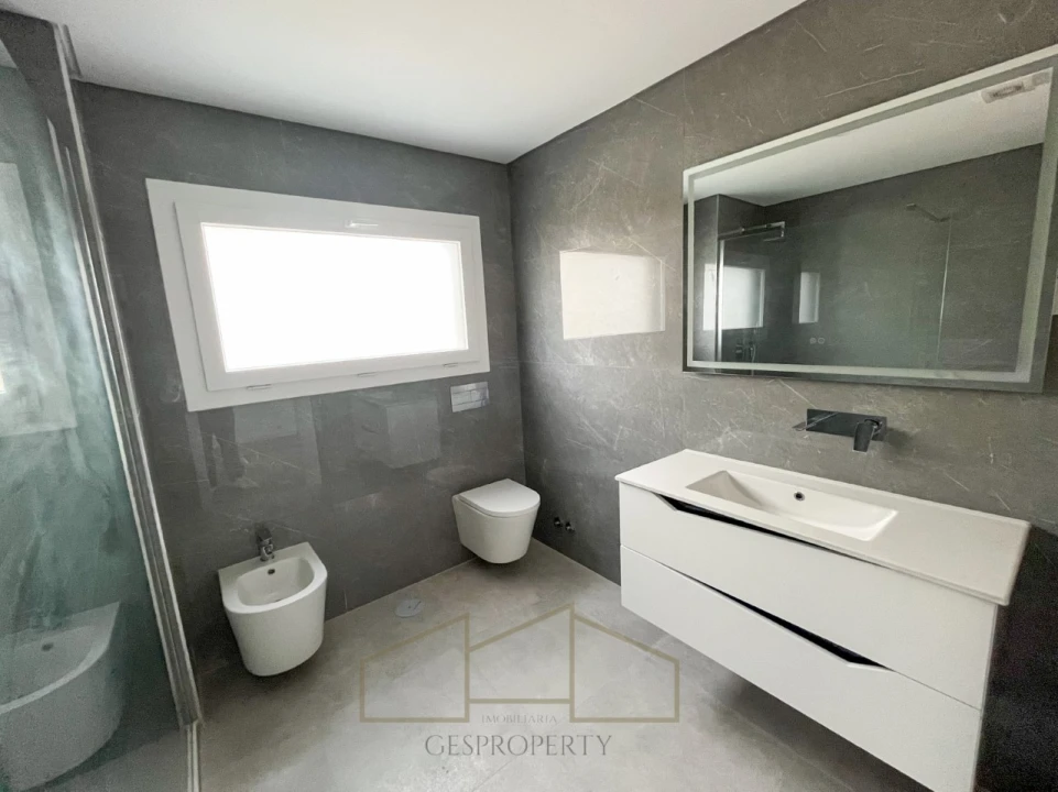 Moradia T4 para Venda em Charneca de Caparica e Sobreda Foto 20