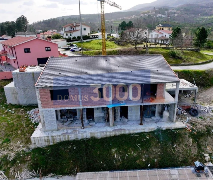 Moradia T3 para Venda em Adoufe e Vilarinho de Samardã Foto 10