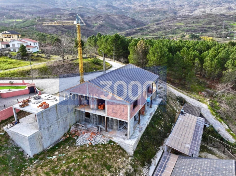 Moradia T3 para Venda em Adoufe e Vilarinho de Samardã Foto 11
