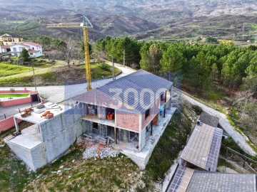 Moradia T3 para Venda em Adoufe e Vilarinho de Samardã