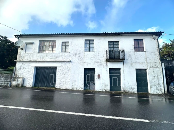 Moradia T4 para Venda em Ponte da Barca, V.N. Muía, Paço Vedro Magalhães Foto 1
