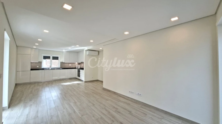 Apartamento T2 para Venda em Cascais e Estoril Foto 2