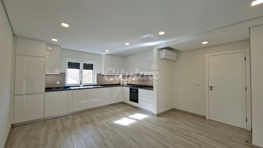 Apartamento T2 para Venda em Cascais e Estoril Foto 3