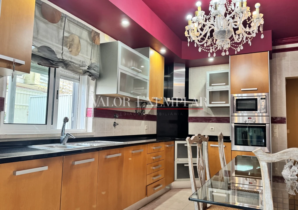 Moradia T4 para Venda em Atalaia e Alto Estanqueiro-Jardia Foto 9