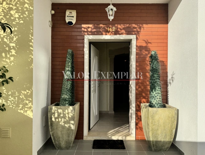 Moradia T4 para Venda em Atalaia e Alto Estanqueiro-Jardia Foto 2