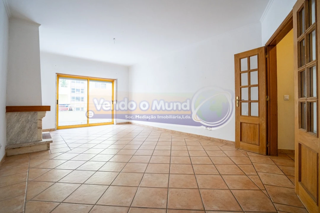 Apartamento T3 para Venda em Castanheira do Ribatejo e Cachoeiras Foto 8