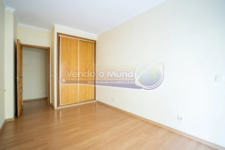 Apartamento T3 para Venda em Castanheira do Ribatejo e Cachoeiras Foto 12