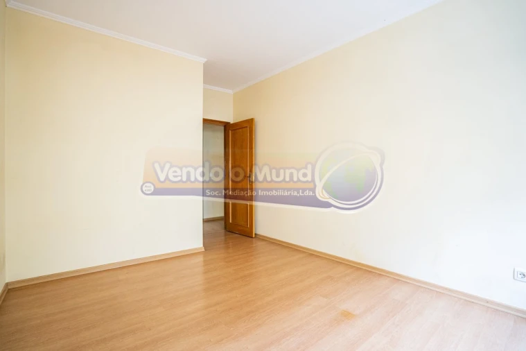 Apartamento T3 para Venda em Castanheira do Ribatejo e Cachoeiras Foto 17