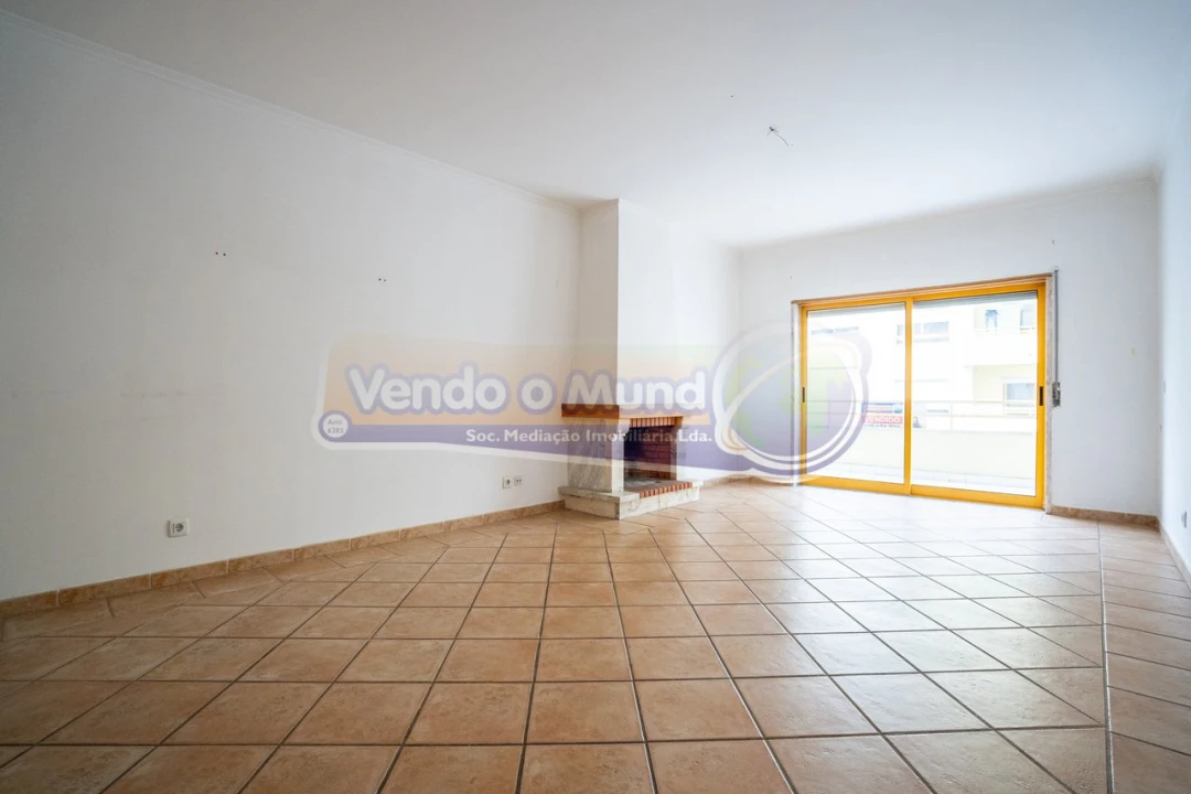 Apartamento T3 para Venda em Castanheira do Ribatejo e Cachoeiras Foto 7