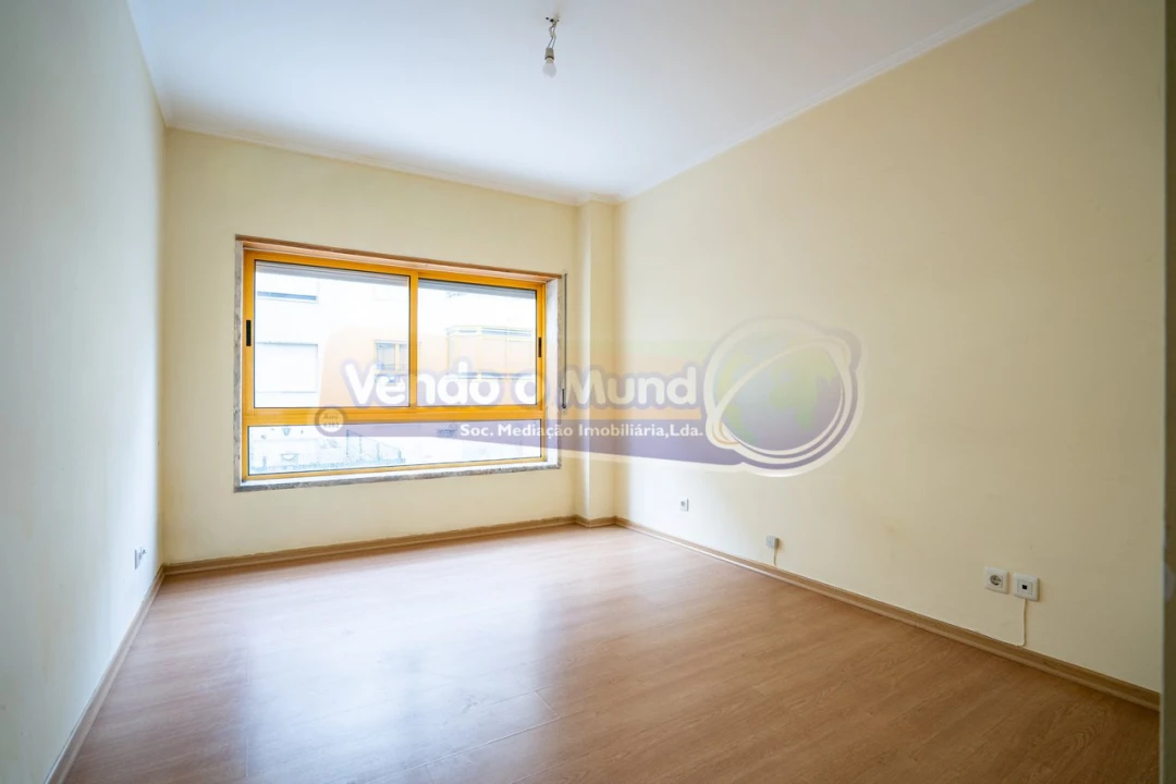 Apartamento T3 para Venda em Castanheira do Ribatejo e Cachoeiras Foto 14