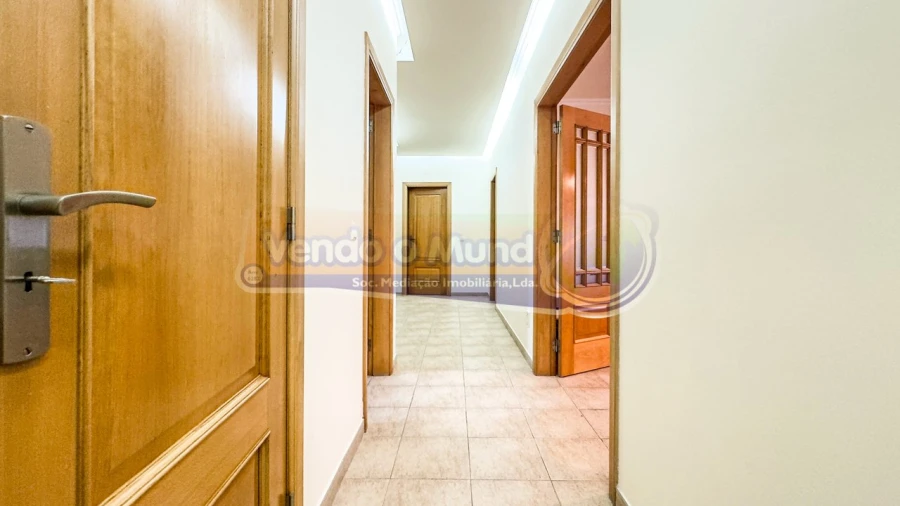 Apartamento T3 para Venda em Benavente Foto 11