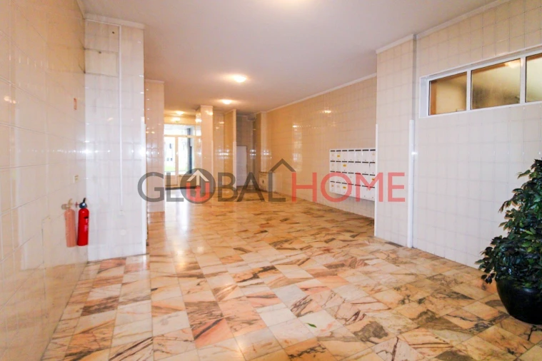 Apartamento T1 para Venda em Mafamude e Vilar do Paraíso Foto 18