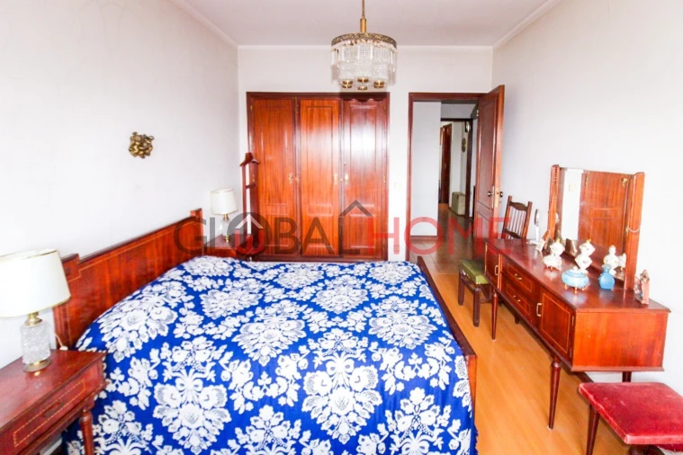 Apartamento T1 para Venda em Mafamude e Vilar do Paraíso Foto 8