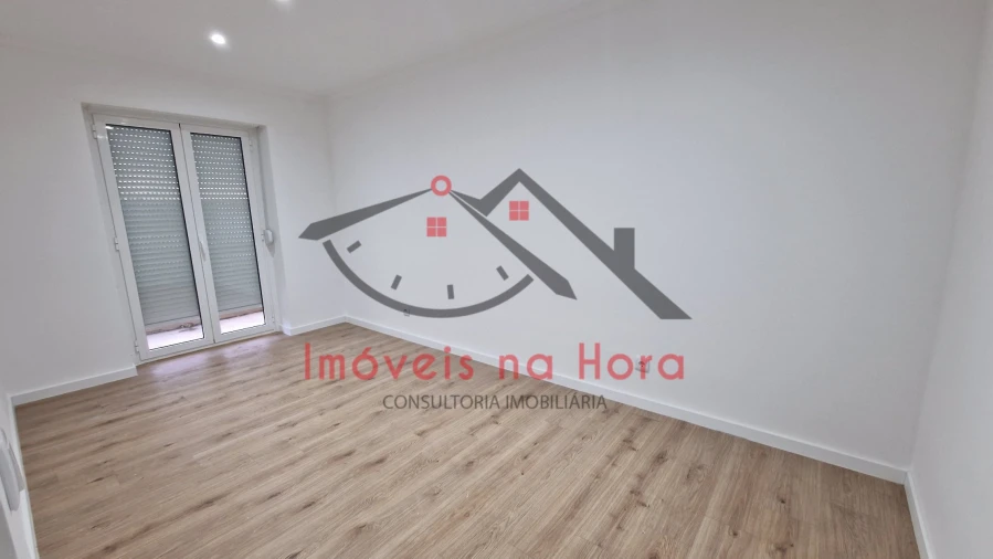 Apartamento T3 para Venda em Queluz e Belas Foto 17
