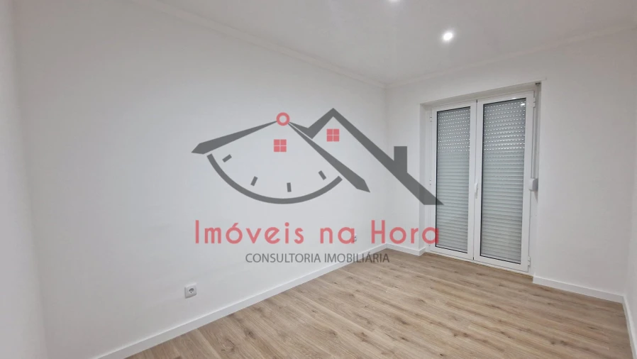 Apartamento T3 para Venda em Queluz e Belas Foto 15