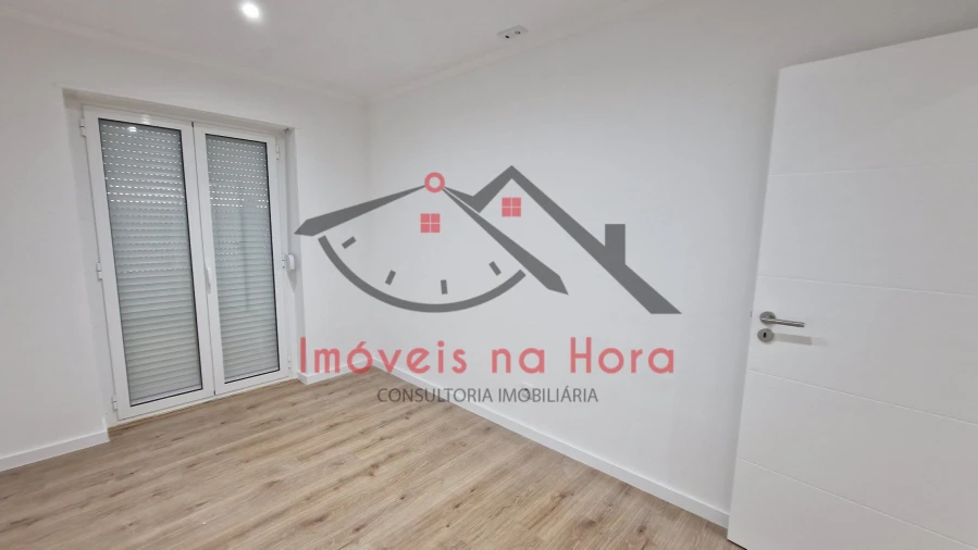 Apartamento T3 para Venda em Queluz e Belas Foto 14