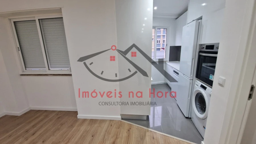 Apartamento T3 para Venda em Queluz e Belas Foto 3