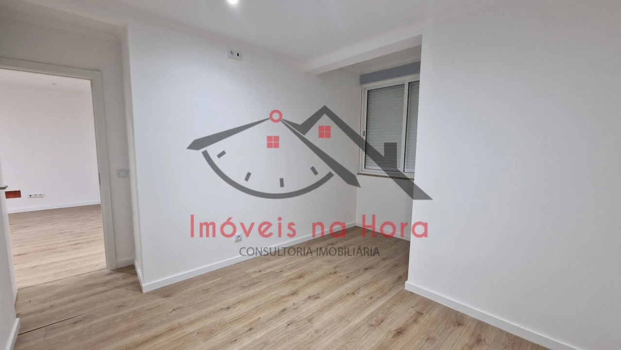Apartamento T3 para Venda em Queluz e Belas Foto 9