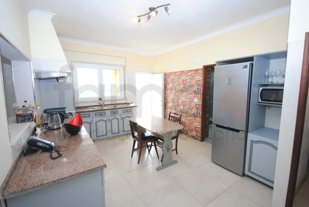 Moradia T6 para Venda em Porto Salvo Foto 27