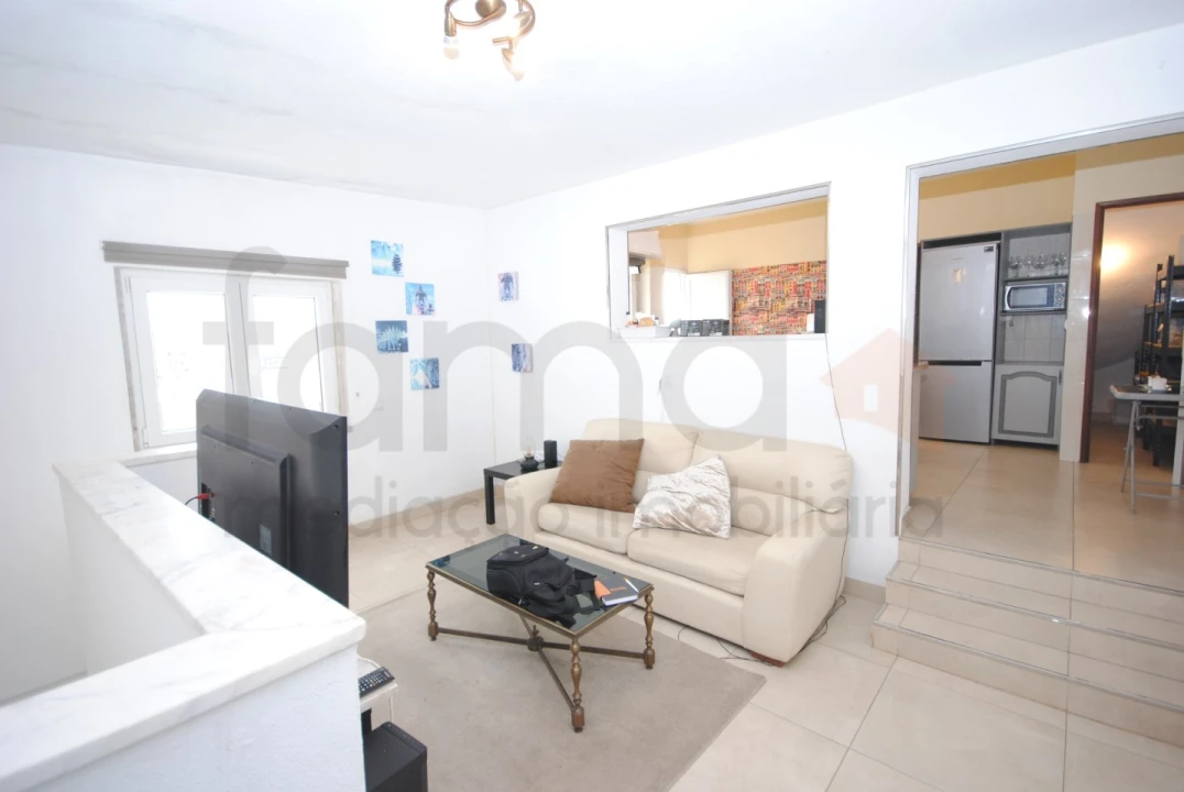 Moradia T6 para Venda em Porto Salvo Foto 29