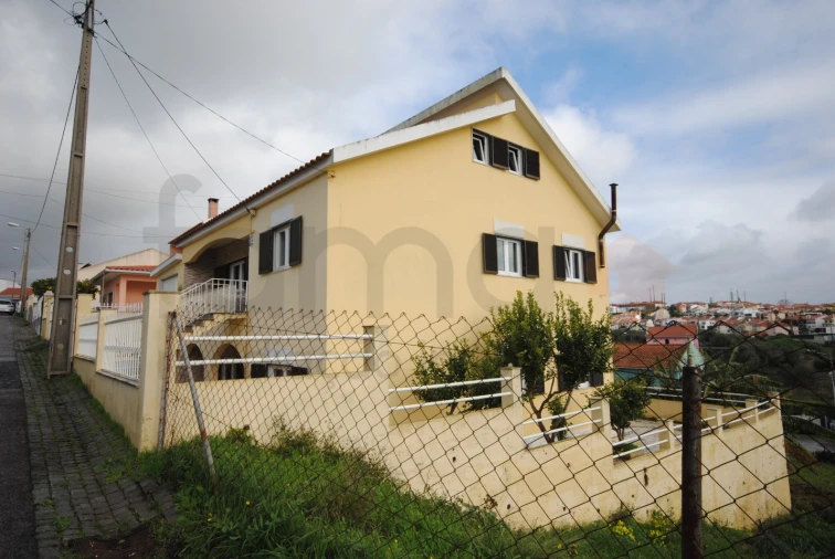 Moradia T6 para Venda em Porto Salvo Foto 2