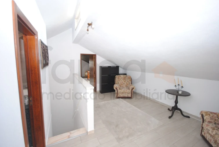 Moradia T6 para Venda em Porto Salvo Foto 17