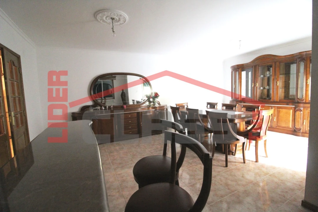 Moradia T4 para Venda em Mirandela Foto 4