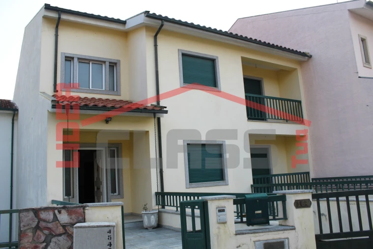 Moradia T4 para Venda em Mirandela Foto 1