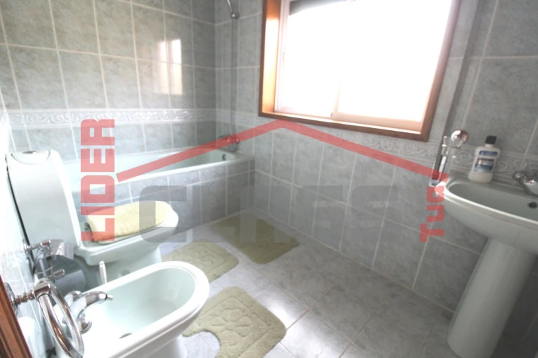 Moradia T4 para Venda em Mirandela Foto 11