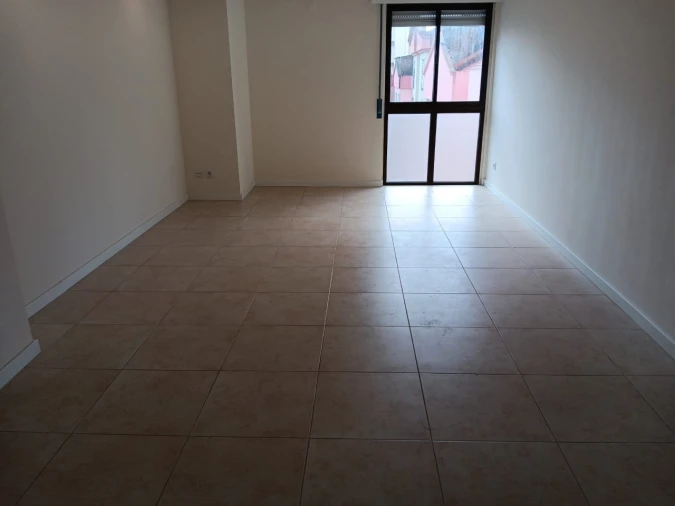 Apartamento T2 para Venda em Algueirão-Mem Martins Foto 15