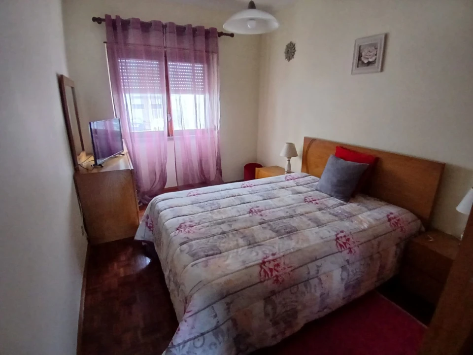 Apartamento T2 para Venda em Algueirão-Mem Martins Foto 1