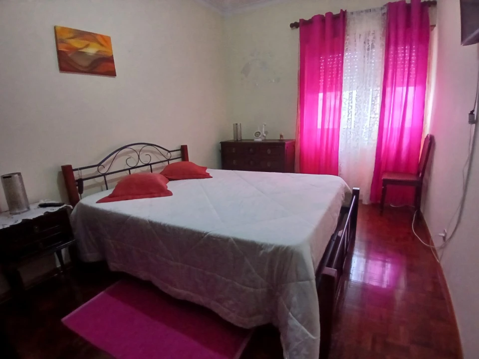 Apartamento T2 para Venda em Algueirão-Mem Martins Foto 2