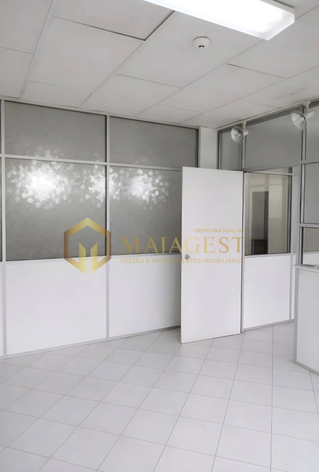 Loja para Arrendamento em Valongo Foto 7