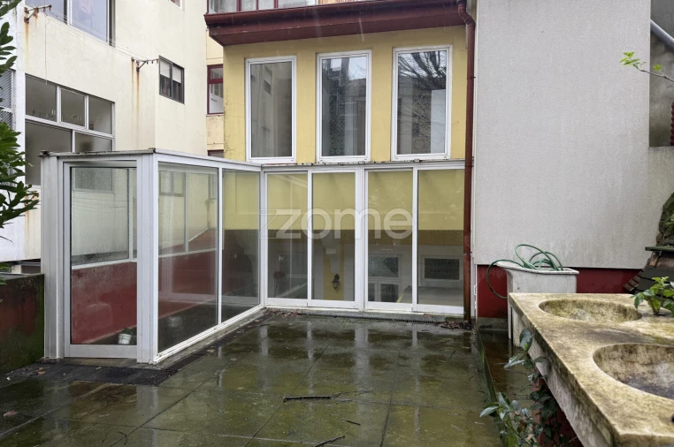 Prédio para Venda em Mafamude e Vilar do Paraíso Foto 31