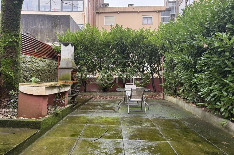 Prédio para Venda em Mafamude e Vilar do Paraíso Foto 32