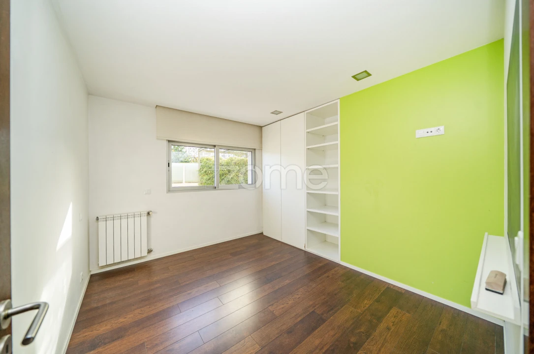 Moradia T4 para Venda em Mire de Tibães Foto 16