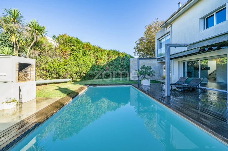 Moradia T4 para Venda em Mire de Tibães Foto 1