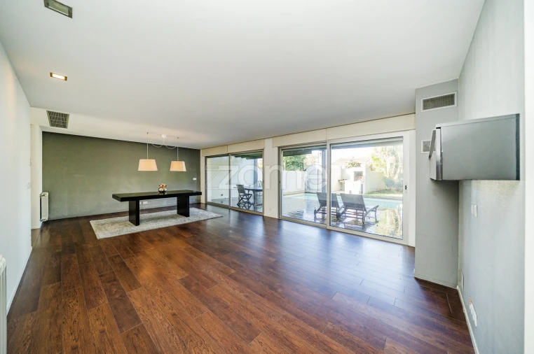 Moradia T4 para Venda em Mire de Tibães Foto 9