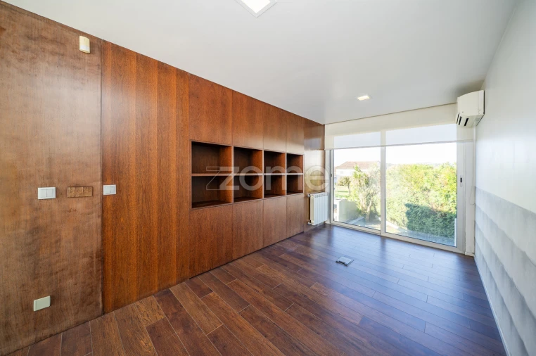 Moradia T4 para Venda em Mire de Tibães Foto 31