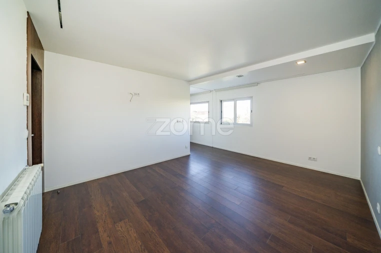 Moradia T4 para Venda em Mire de Tibães Foto 34