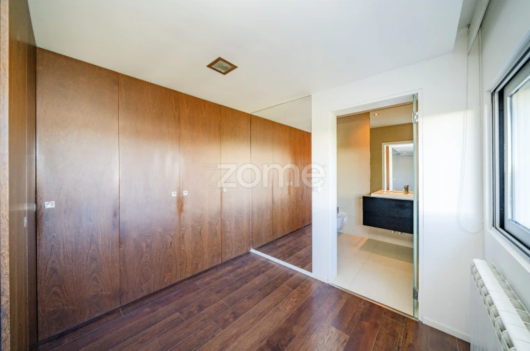 Moradia T4 para Venda em Mire de Tibães Foto 36