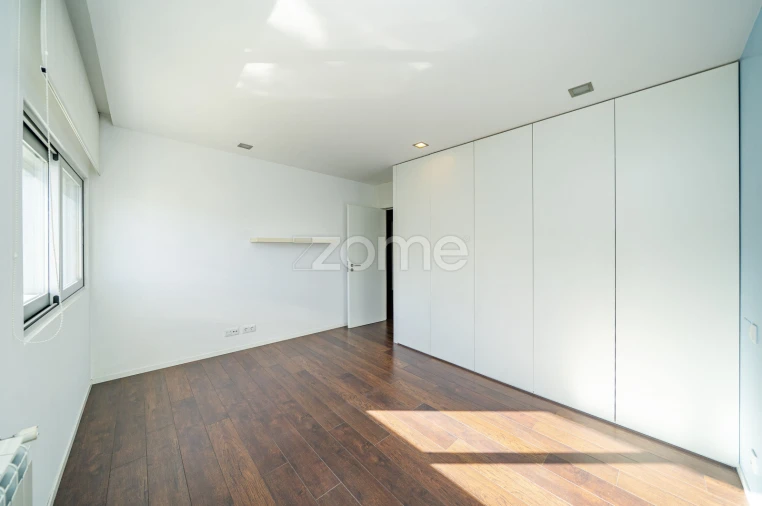 Moradia T4 para Venda em Mire de Tibães Foto 40